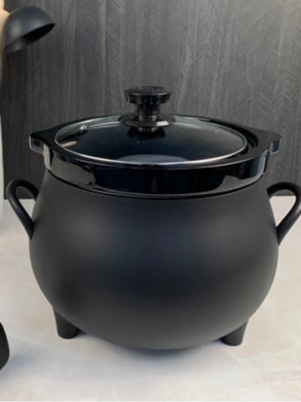 Toastmaster 4 Quart Cauldron Slow Cooker with Removable Crock New in box